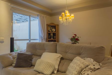 Casa de condomínio à venda com 130m², 3 quartos e 3 vagasSala