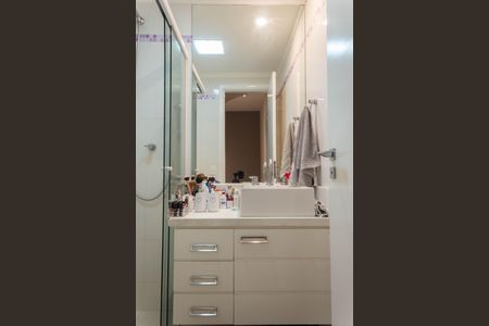 Casa de condomínio à venda com 130m², 3 quartos e 3 vagasBanheiro