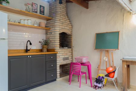 Casa de condomínio à venda com 130m², 3 quartos e 3 vagasVaranda