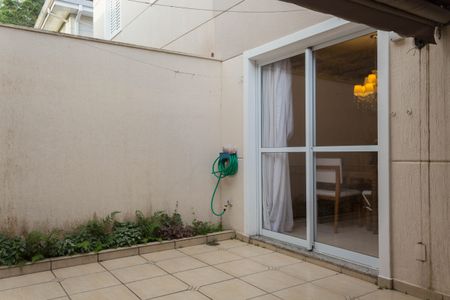 Casa de condomínio à venda com 130m², 3 quartos e 3 vagasVaranda