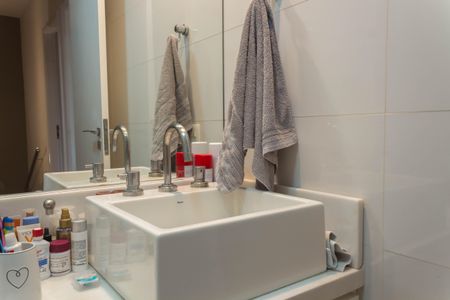 Casa de condomínio à venda com 130m², 3 quartos e 3 vagasBanheiro