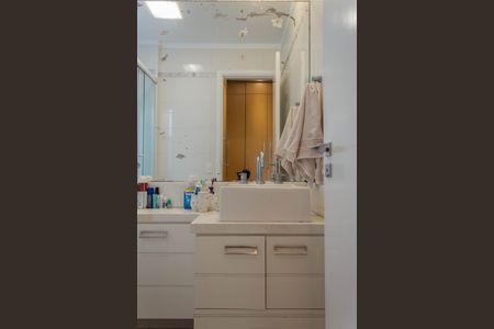 Casa de condomínio à venda com 130m², 3 quartos e 3 vagasBanheiro da Suíte 1