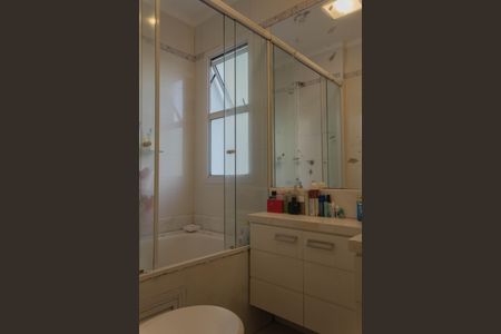 Casa de condomínio à venda com 130m², 3 quartos e 3 vagasBanheiro da Suíte 1