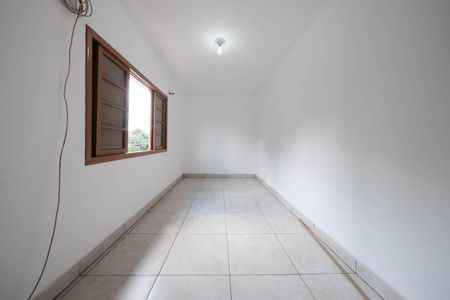 Casa à venda com 257m², 5 quartos e 4 vagas Casa à venda com 257m², 5 quartos e 4 vagasQuarto