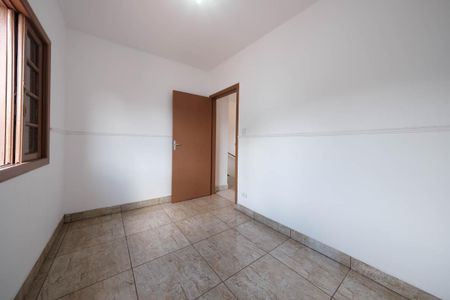 Casa à venda com 257m², 5 quartos e 4 vagas Casa à venda com 257m², 5 quartos e 4 vagasQuarto 2