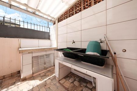 Casa à venda com 257m², 5 quartos e 4 vagas Casa à venda com 257m², 5 quartos e 4 vagasÁrea comum