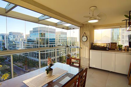 Apartamento à venda com 102m², 3 quartos e 2 vagas Apartamento à venda com 102m², 3 quartos e 2 vagasvaranda