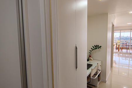 Apartamento à venda com 102m², 3 quartos e 2 vagas Apartamento à venda com 102m², 3 quartos e 2 vagascorredor