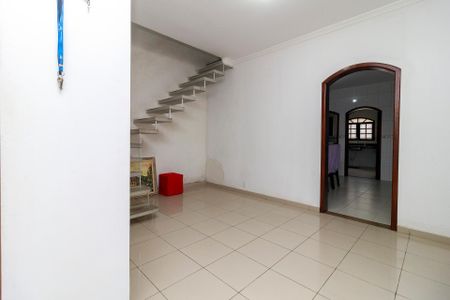 Casa à venda com 380m², 3 quartos e 3 vagas Casa à venda com 380m², 3 quartos e 3 vagasSala