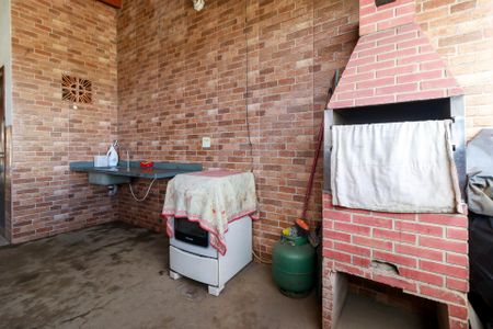 Casa à venda com 380m², 3 quartos e 3 vagas Casa à venda com 380m², 3 quartos e 3 vagasChurrasqueira