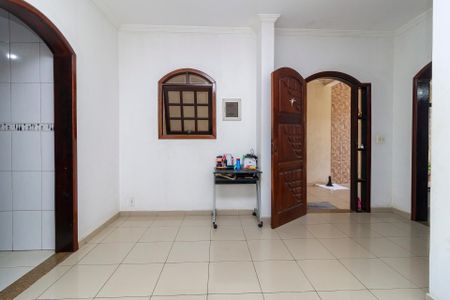 Casa à venda com 380m², 3 quartos e 3 vagas Casa à venda com 380m², 3 quartos e 3 vagasSala