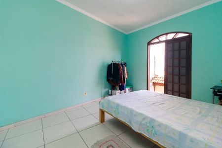 Casa à venda com 380m², 3 quartos e 3 vagas Casa à venda com 380m², 3 quartos e 3 vagasSuíte