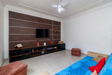 Casa à venda com 380m², 3 quartos e 3 vagas Casa à venda com 380m², 3 quartos e 3 vagasSala