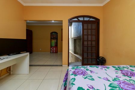 Casa à venda com 380m², 3 quartos e 3 vagas Casa à venda com 380m², 3 quartos e 3 vagasQuarto 1