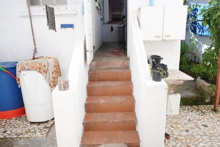 Casa à venda com 135m², 2 quartos e 1 vagaEscada