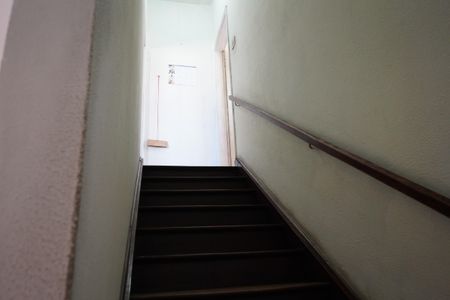 Casa à venda com 135m², 2 quartos e 1 vagaEscada