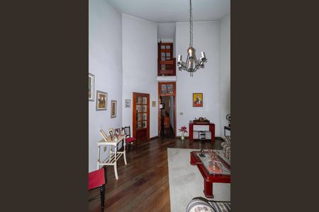 Casa à venda com 300m², 6 quartos e 4 vagas Casa à venda com 300m², 6 quartos e 4 vagasSala 1