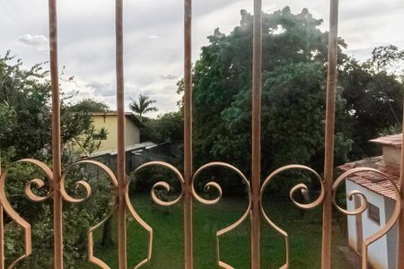 Casa à venda com 300m², 6 quartos e 4 vagas Casa à venda com 300m², 6 quartos e 4 vagasVista do Quarto 2