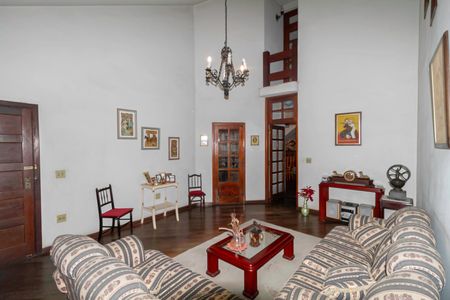 Casa à venda com 300m², 6 quartos e 4 vagas Casa à venda com 300m², 6 quartos e 4 vagasSala 1