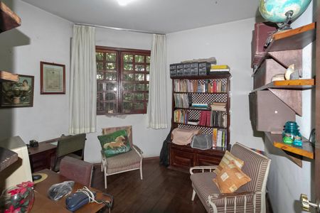 Casa à venda com 300m², 6 quartos e 4 vagas Casa à venda com 300m², 6 quartos e 4 vagasQuarto 1