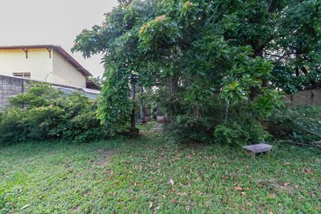 Casa à venda com 300m², 6 quartos e 4 vagas Casa à venda com 300m², 6 quartos e 4 vagasQuintal