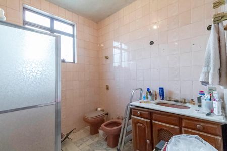 Casa à venda com 300m², 6 quartos e 4 vagas Casa à venda com 300m², 6 quartos e 4 vagasBanheiro social 1