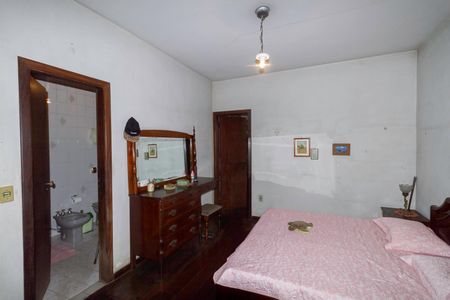 Casa à venda com 300m², 6 quartos e 4 vagas Casa à venda com 300m², 6 quartos e 4 vagasSuíte 1