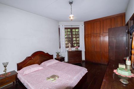 Casa à venda com 300m², 6 quartos e 4 vagas Casa à venda com 300m², 6 quartos e 4 vagasSuíte 1