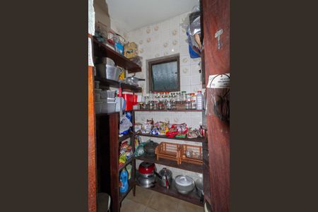 Casa à venda com 300m², 6 quartos e 4 vagas Casa à venda com 300m², 6 quartos e 4 vagasDespensa