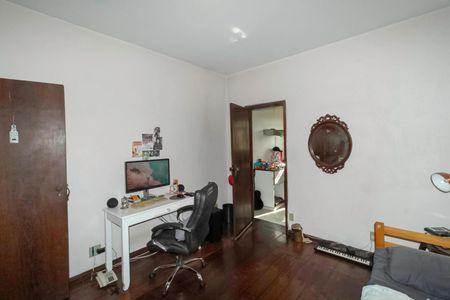 Casa à venda com 300m², 6 quartos e 4 vagas Casa à venda com 300m², 6 quartos e 4 vagasSuíte 2