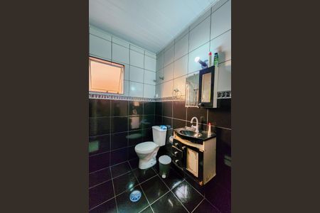 Casa à venda com 125m², 2 quartos e 2 vagasBanheiro Social