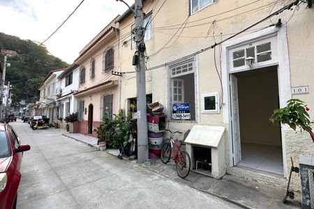 Casa à venda com 85m², 2 quartos e 1 vagaFachada