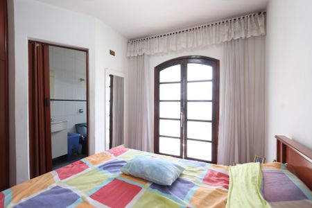 Casa à venda com 171m², 3 quartos e 3 vagasSuíte