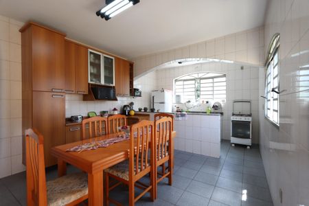 Casa à venda com 171m², 3 quartos e 3 vagasCopa e Cozinha
