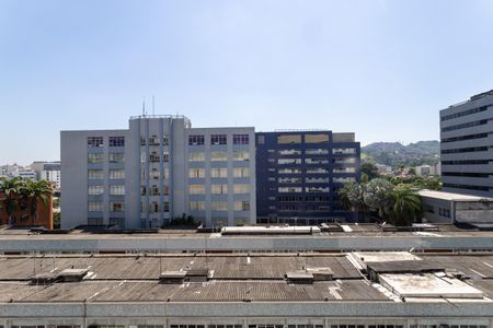 Apartamento à venda com 94m², 3 quartos e 2 vagasQuarto 2 Vista