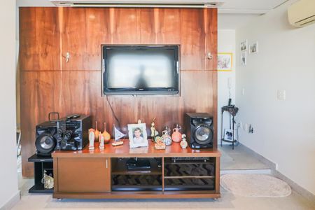 Apartamento à venda com 182m², 3 quartos e 3 vagasCobertura - Sala de TV