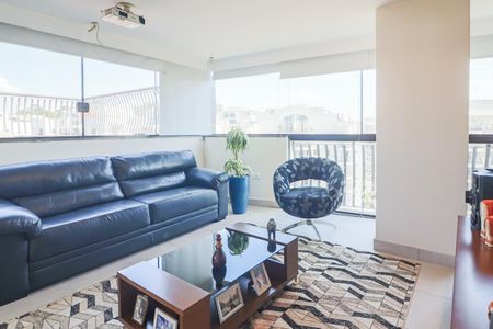 Apartamento à venda com 182m², 3 quartos e 3 vagasCobertura - Sala de TV