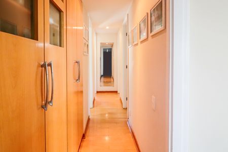 Apartamento à venda com 182m², 3 quartos e 3 vagasCorredor