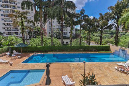 Apartamento à venda com 182m², 3 quartos e 3 vagasÁrea comum - Piscina