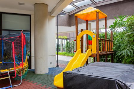 Apartamento à venda com 218m², 3 quartos e 4 vagas Apartamento à venda com 218m², 3 quartos e 4 vagasPlayground