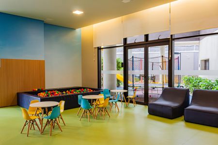 Apartamento à venda com 218m², 3 quartos e 4 vagas Apartamento à venda com 218m², 3 quartos e 4 vagasBrinquedoteca