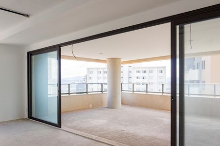 Apartamento à venda com 218m², 3 quartos e 4 vagas Apartamento à venda com 218m², 3 quartos e 4 vagasSala