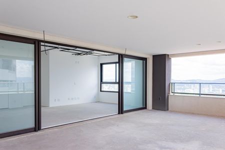 Apartamento à venda com 218m², 3 quartos e 4 vagas Apartamento à venda com 218m², 3 quartos e 4 vagasVaranda gourmet