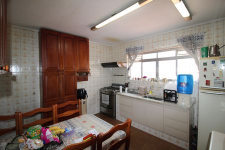 Casa à venda com 167m², 4 quartos e 4 vagasCozinha