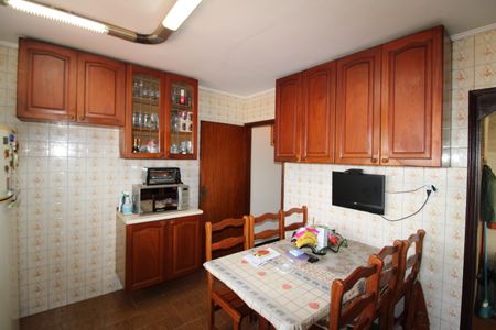 Casa à venda com 167m², 4 quartos e 4 vagasCozinha