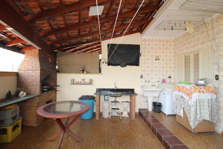 Casa à venda com 167m², 4 quartos e 4 vagasÁrea de Serviço