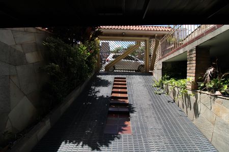 Casa à venda com 167m², 4 quartos e 4 vagasGaragem