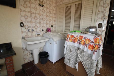 Casa à venda com 167m², 4 quartos e 4 vagasÁrea de Serviço