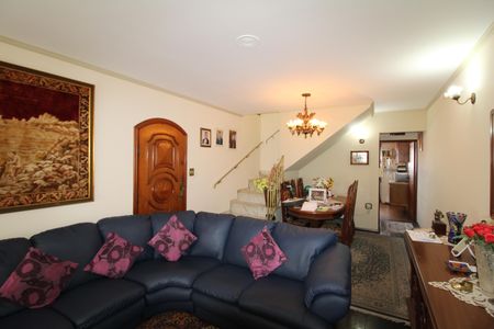 Casa à venda com 167m², 4 quartos e 4 vagasSala