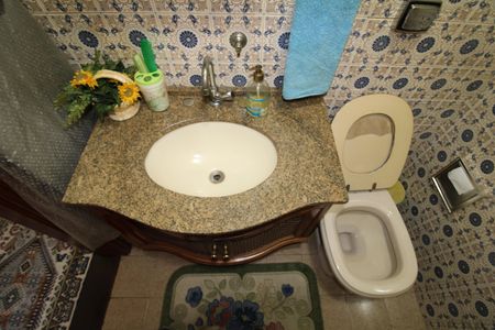 Casa à venda com 167m², 4 quartos e 4 vagasBanheiro 1